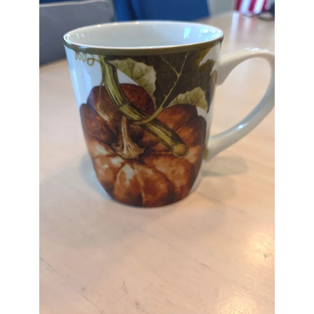 WILLIAMS-SONOMA LARGE COFFEE MUG SQUASH/ FLOWER MOTIF 4”